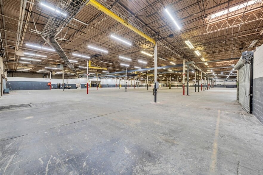 More Photos Of 650 Frith Dr, Ridgeway Manufacturing For Lease