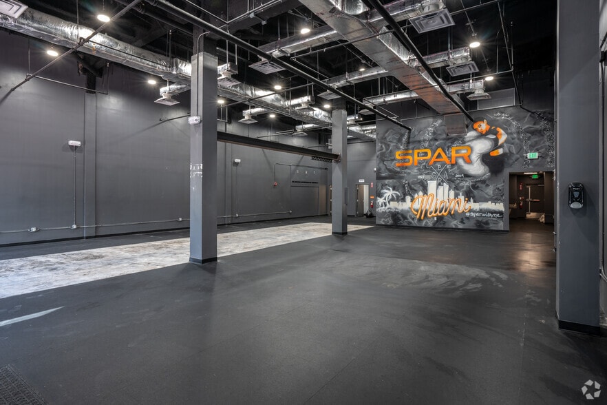 More Photos Of 420 Lincoln Rd, Miami Beach Loft Creative Space For Lease