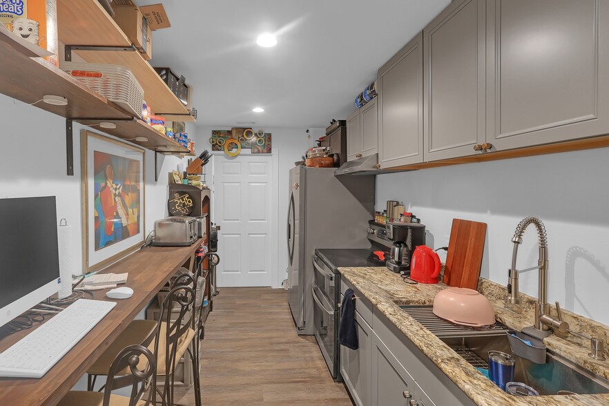 More Photos Of 612 N Third Street, Princeton Office For Sale