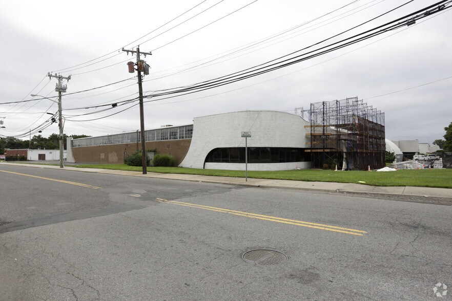 More Photos Of 1172-1176 Route 109, Lindenhurst Warehouse For Lease