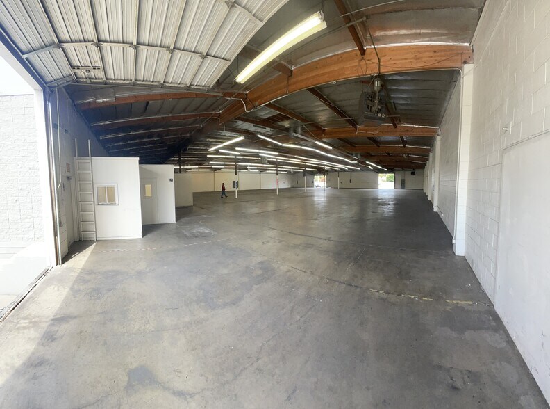 More Photos Of 10309 Vacco St, South El Monte Warehouse For Lease