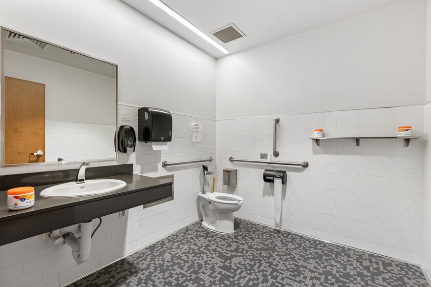 More Photos Of 1403-1405 W 2200 S, Salt Lake City Office For Lease