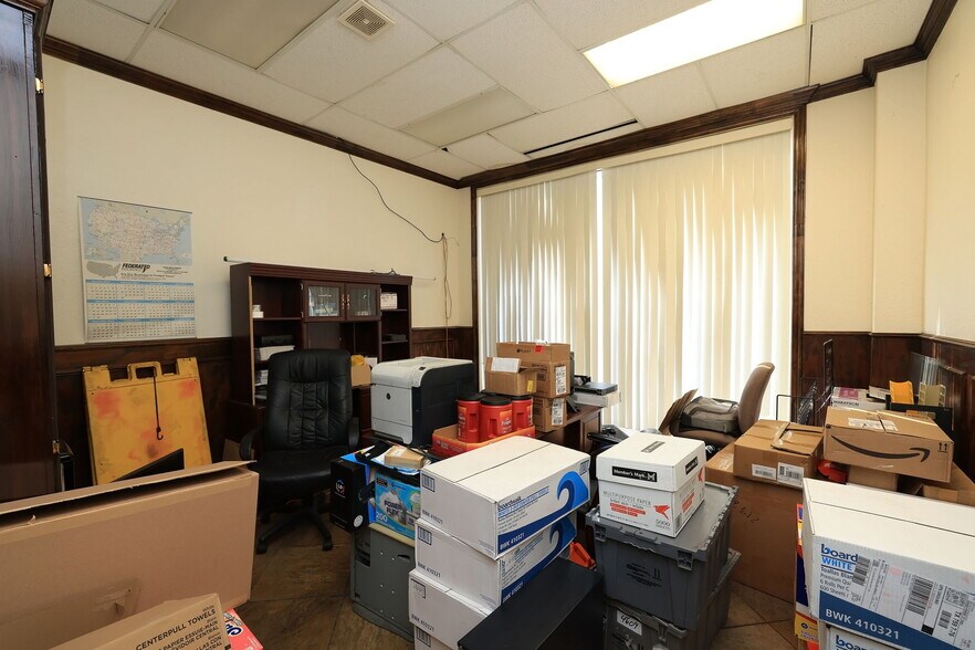 More Photos Of 2650 W I-20, Grand Prairie Unknown For Lease