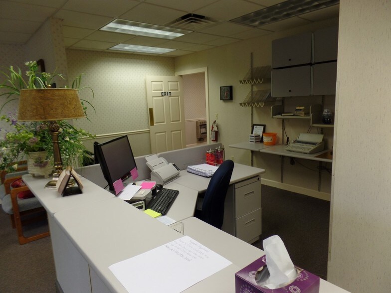 More Photos Of 316 E Harper St, Troy Medical For Sale