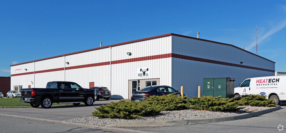 More Photos Of 25 Commerce Pl, St Catharines Warehouse For Lease