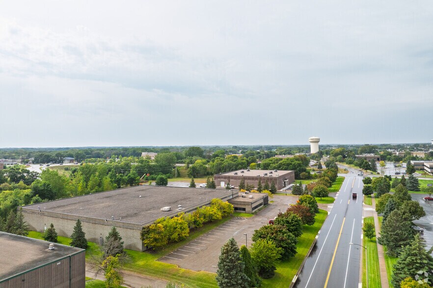 More Photos Of 900 Mckinley St, Anoka Manufacturing For Sale