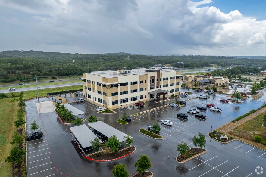More Photos Of 524 Singing Oaks, Spring Branch Medical For Lease
