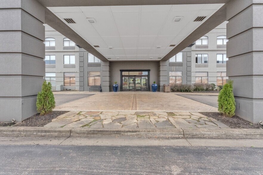 More Photos Of 2270 N Germantown Pky, Cordova Hotel For Sale