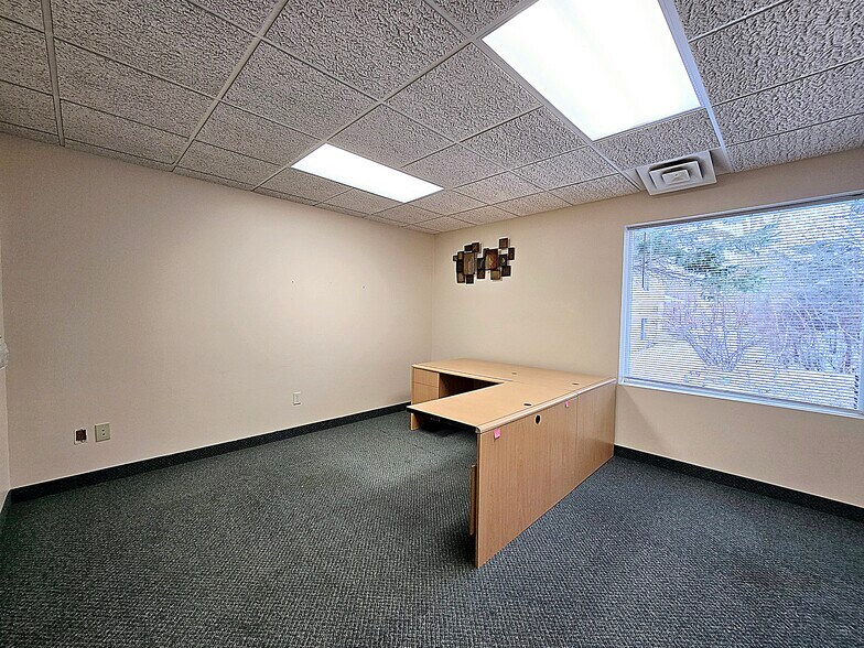 More Photos Of 5833 Pecan St, North Branch Office For Sale