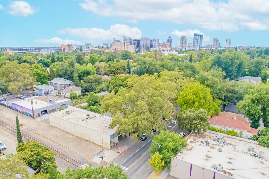 More Photos Of 1912 F St, Sacramento Office For Sale