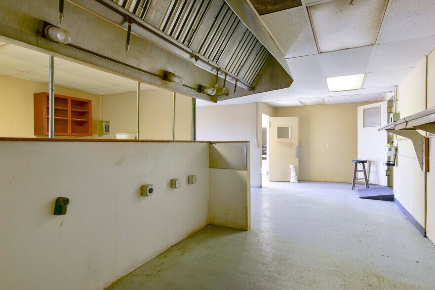 More Photos Of 14981 Mo - 13 Bus Highway, Branson West Restaurant For Sale