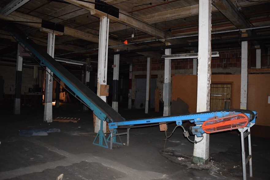 More Photos Of 277 E Main St, East Brookfield Warehouse For Sale