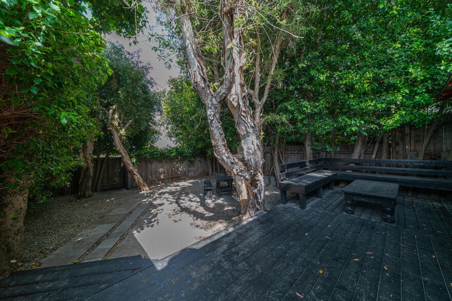 More Photos Of 2008-2020 Strongs Dr, Venice Apartments For Sale