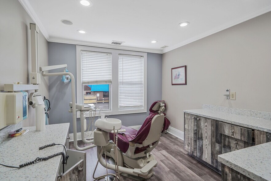 More Photos Of 2983 Long Beach Rd, Oceanside Medical For Sale
