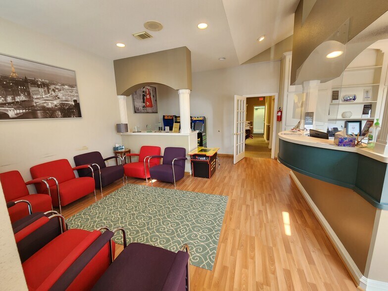 More Photos Of 300-320 E Edgewood Dr, Friendswood Medical For Lease