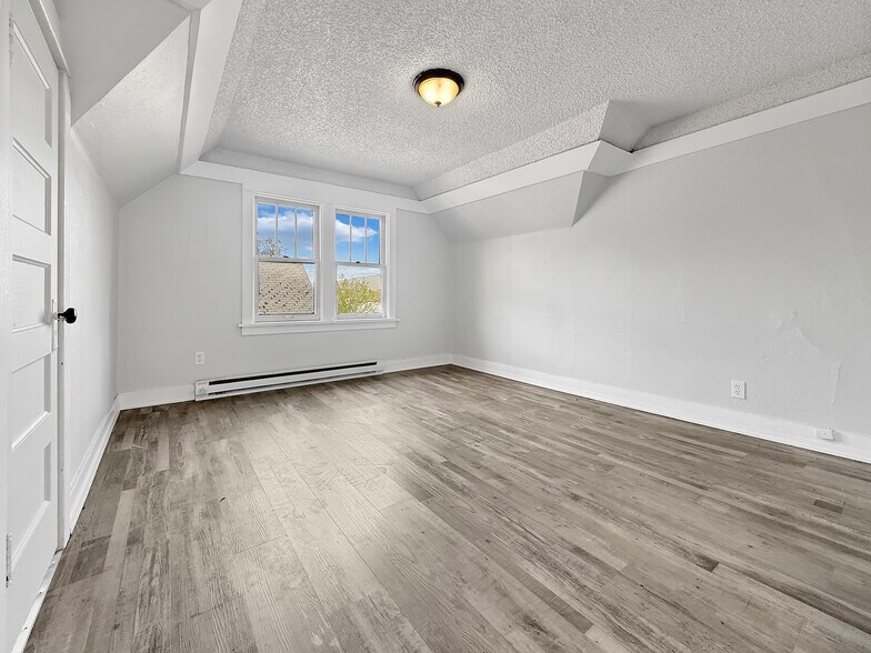 More Photos Of 1818 7th Ave, Lewiston Apartments For Sale