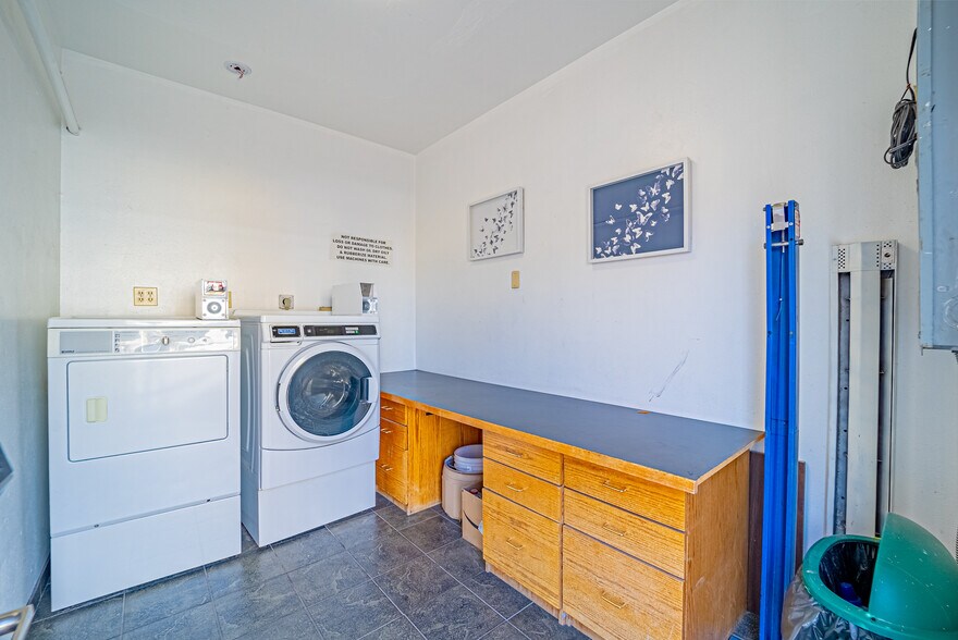 More Photos Of 1349 Idaho St, Elko Hotel For Sale
