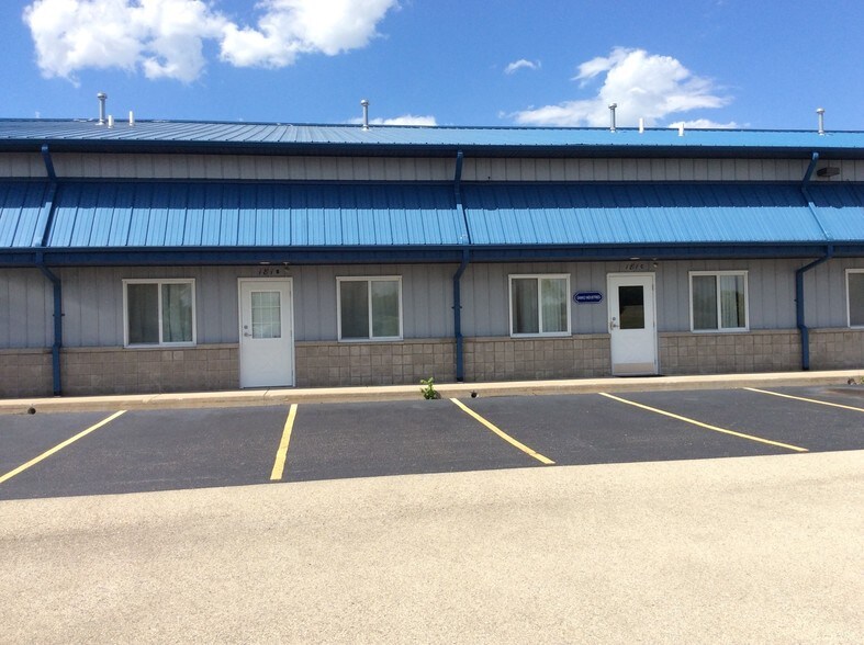 More Photos Of 181 Wolf St, Yorkville Warehouse For Sale