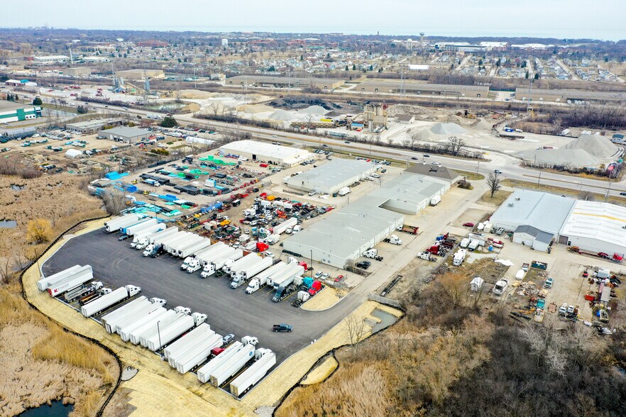 More Photos Of 29870 N Skokie Hwy, Lake Bluff Warehouse For Lease