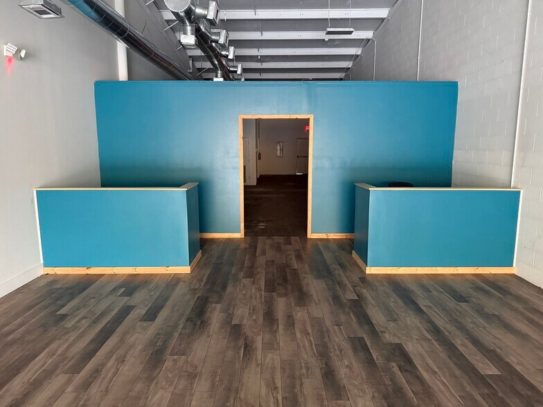 More Photos Of 602 W Bankhead St, New Albany General Retail For Lease