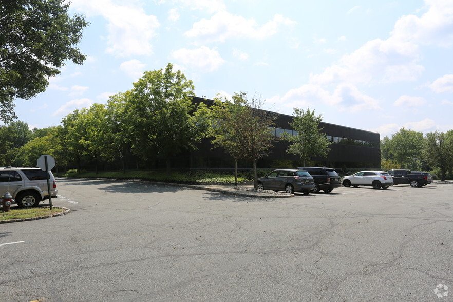 Primary Photo Of 70 S Orange Ave, Livingston Office For Lease