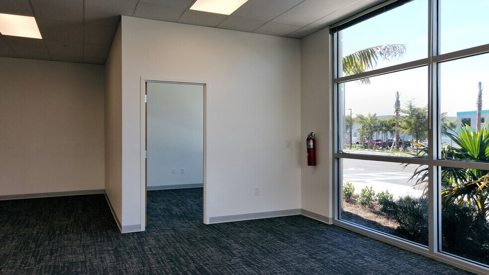 More Photos Of 14661 Jetport Loop, Fort Myers Unknown For Lease