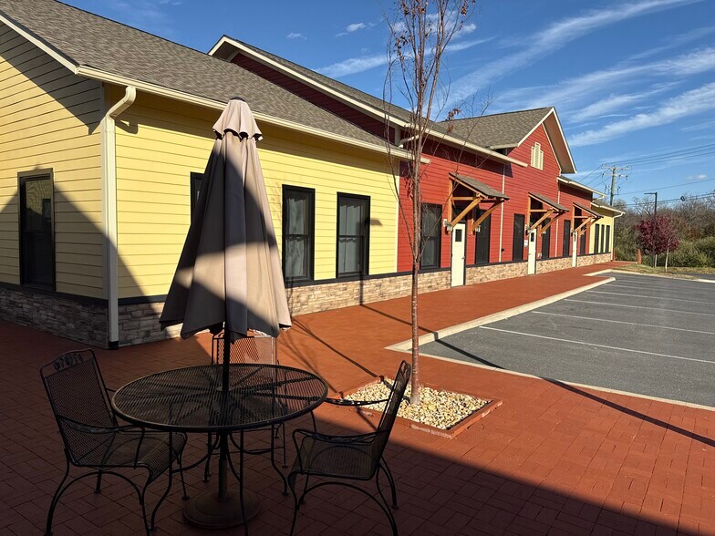 More Photos Of 520 Lew Dewitt Blvd, Waynesboro Medical For Lease