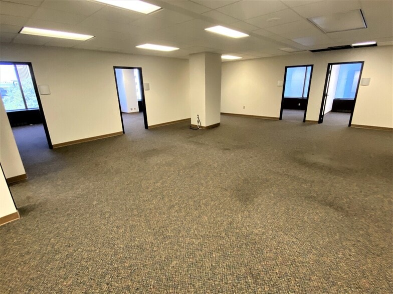 More Photos Of 500 E Main St, Norfolk Office Residential For Lease