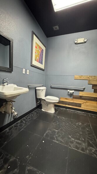 More Photos Of 8930 S Maryland Pky, Las Vegas General Retail For Lease