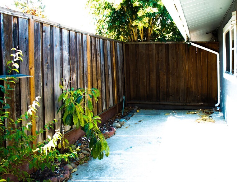 More Photos Of 2483-2491 Whitney Dr, Mountain View Apartments For Sale