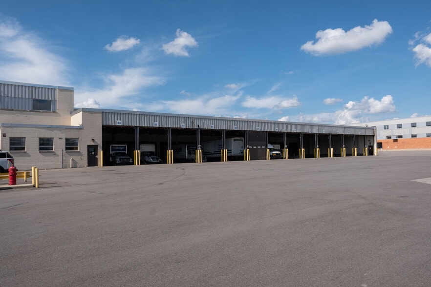 More Photos Of 1120 36th St SE, Grand Rapids Distribution For Lease