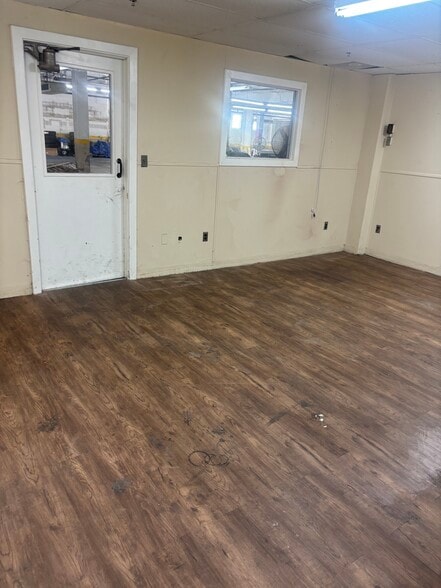 More Photos Of 2120 Walnut St, Jacksonville Warehouse For Lease