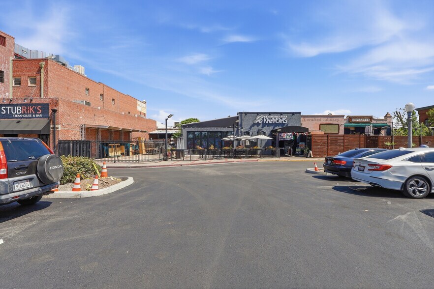 More Photos Of 122 E Commonwealth Ave, Fullerton Restaurant For Sale