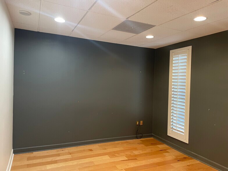 More Photos Of 803 Mount Moriah Rd, Memphis Office For Lease