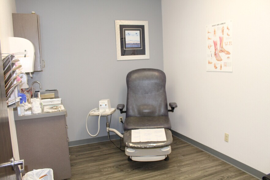 More Photos Of 13949 W Meeker Blvd, Sun City Medical For Lease