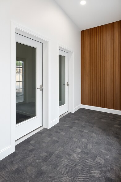 More Photos Of 1700 W 14th St, Wilmington Office For Sale