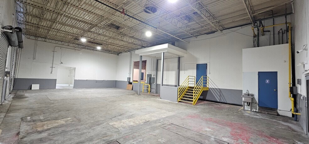 More Photos Of 13290 E Daum Dr, City of Industry Manufacturing For Sale