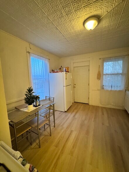 More Photos Of 203 S Leonard St, Waterbury Apartments For Sale
