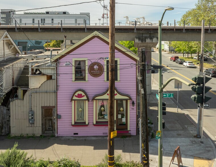 More Photos Of 745 5th St, Oakland General Retail For Sale