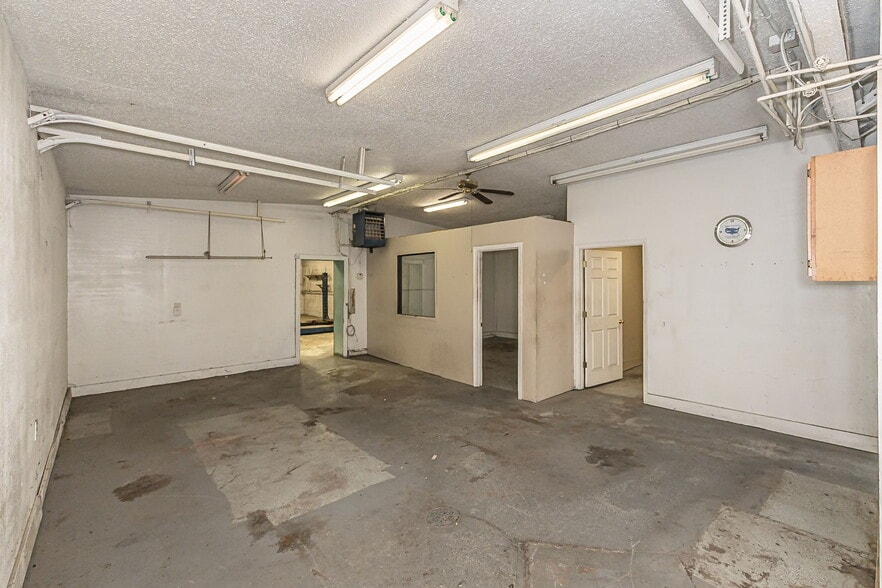More Photos Of 4516 S St Peters Pky, Saint Charles Auto Dealership For Sale