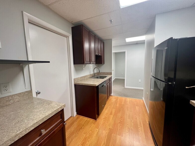 More Photos Of 2555-2575 Chain Bridge Rd, Vienna Medical For Sale