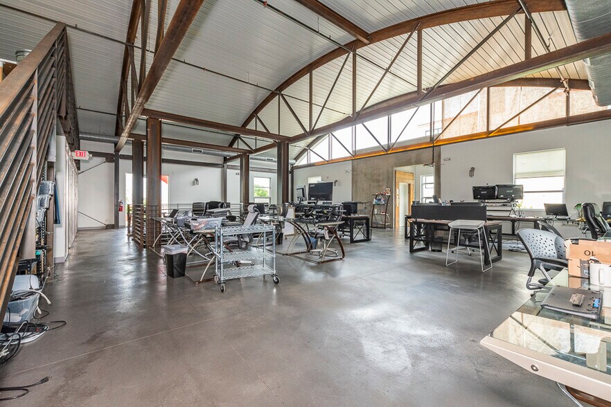 More Photos Of 500 E Butler Ct, Kalamazoo Office Residential For Sale