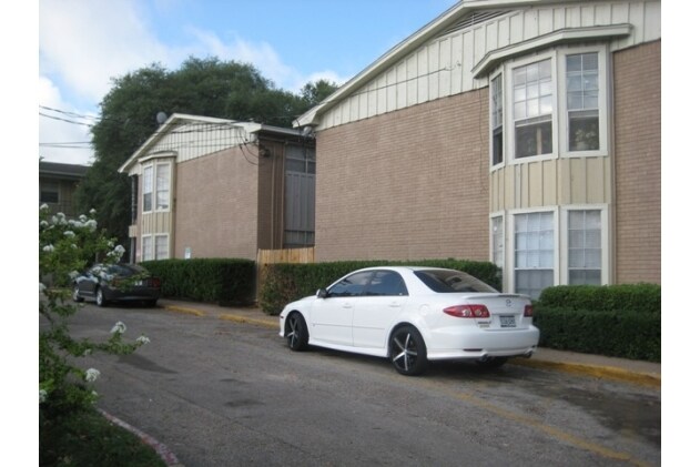 More Photos Of 3300 S College Ave, Bryan Apartments For Sale