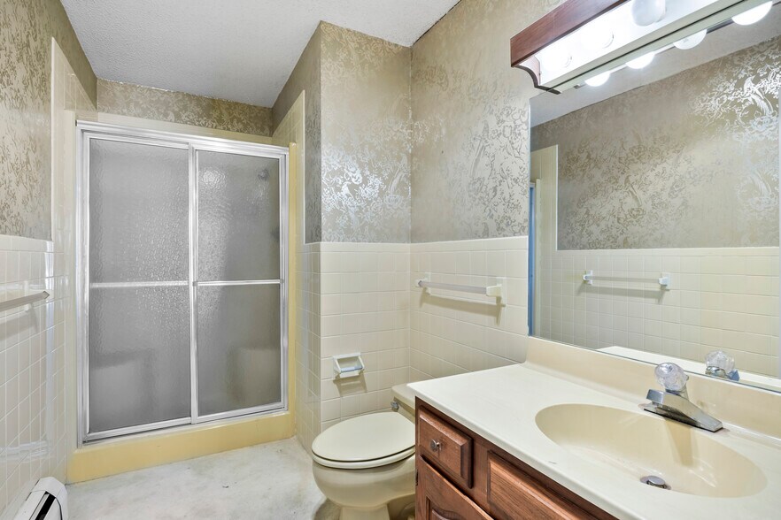 More Photos Of 30-32 N Russell Rd, Albany Office For Sale