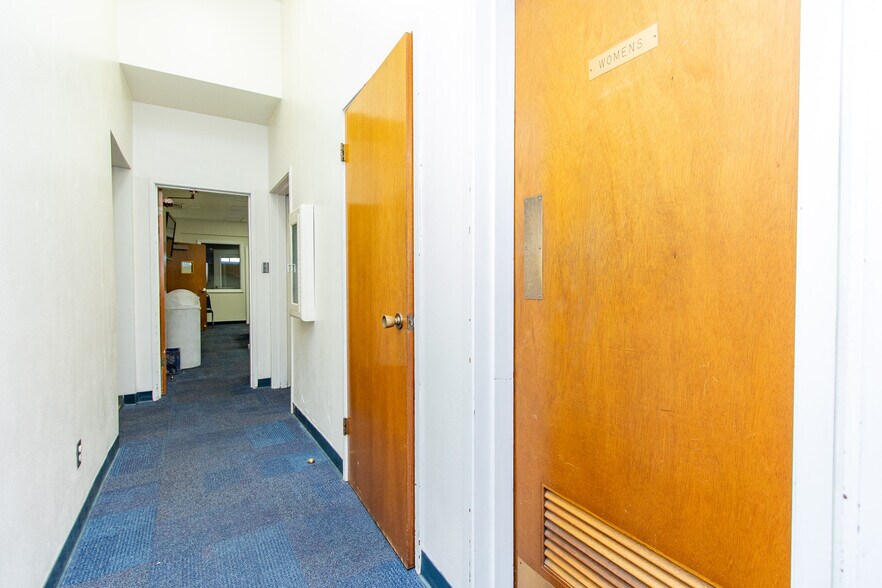 More Photos Of 971 E Broadway Ave, Atwater Office For Lease