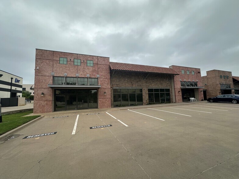 More Photos Of 1046 Texan Trl, Grapevine General Retail For Lease