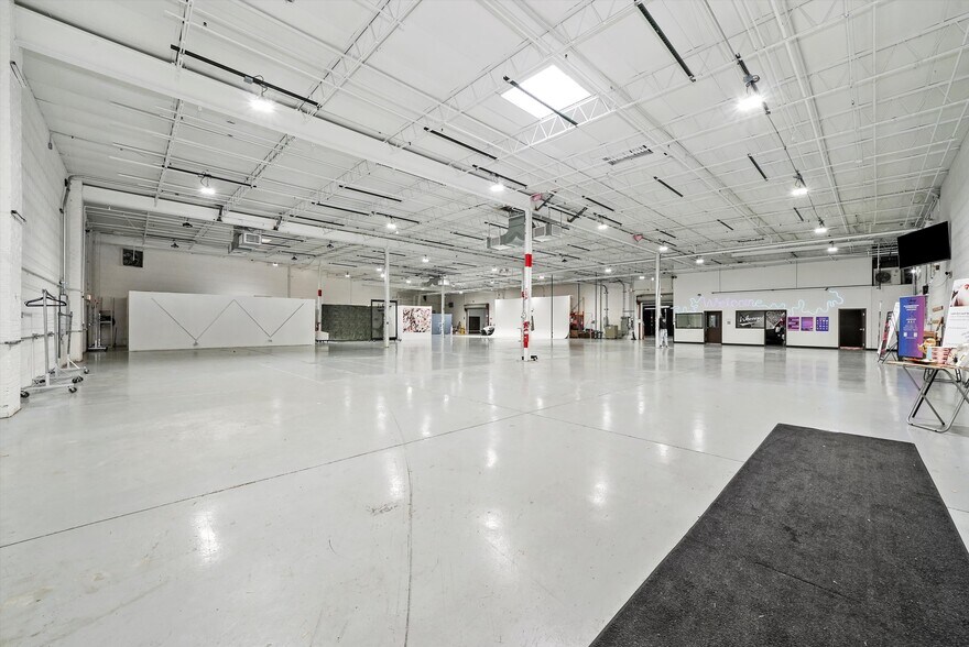 More Photos Of 4025-4039 S Western Blvd, Chicago Warehouse For Lease