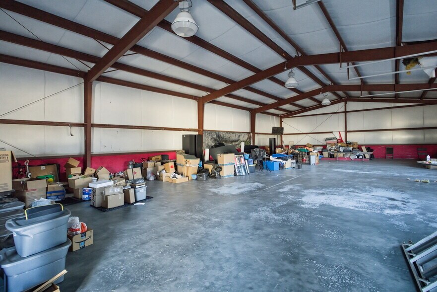 More Photos Of 501 S Breezewood Rd, Breezewood Specialty For Sale