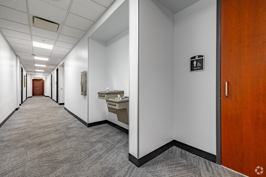 More Photos Of 2202 N Westshore Blvd, Tampa Coworking Space