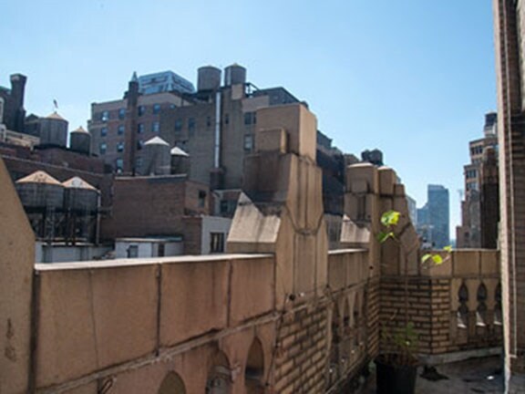 More Photos Of 247 W 38th St, New York Office For Lease